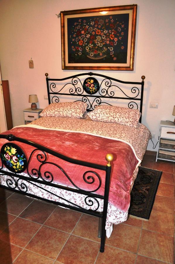 Il Ciliegio Del Pellegrino Apartment กุบบีโอ ภายนอก รูปภาพ